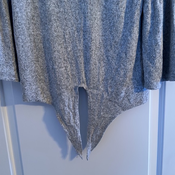 Caution to the wind | super soft gray top - Picture 4 of 5